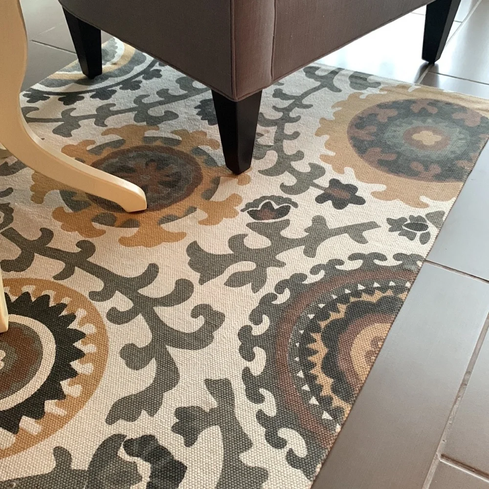 Safavieh Area Rug - Picture 2 of 4